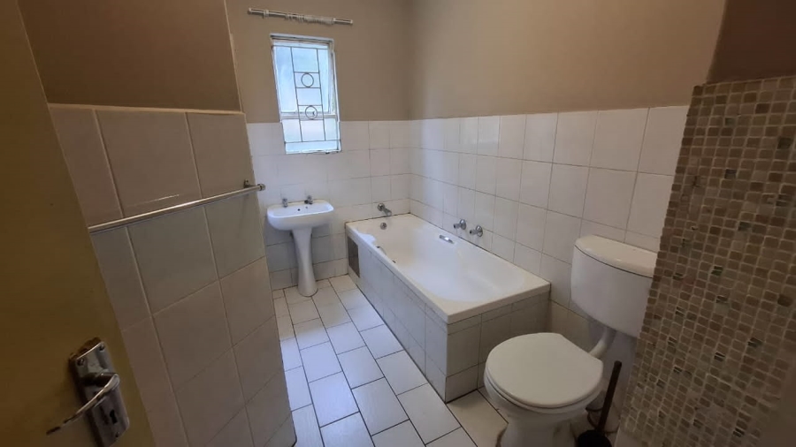 3 Bedroom Property for Sale in Safari Gardens North West